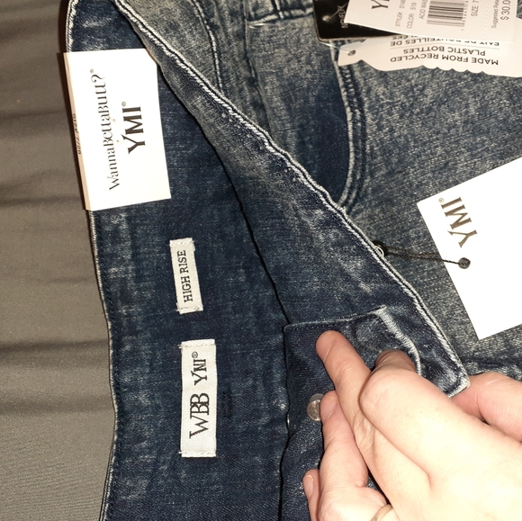 Jean Shorts - Picture 3 of 4